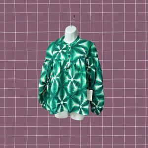 Women's ELECTRIC & ROSE Lightweight Puff Sleeve‎ Shamrock Top One Size